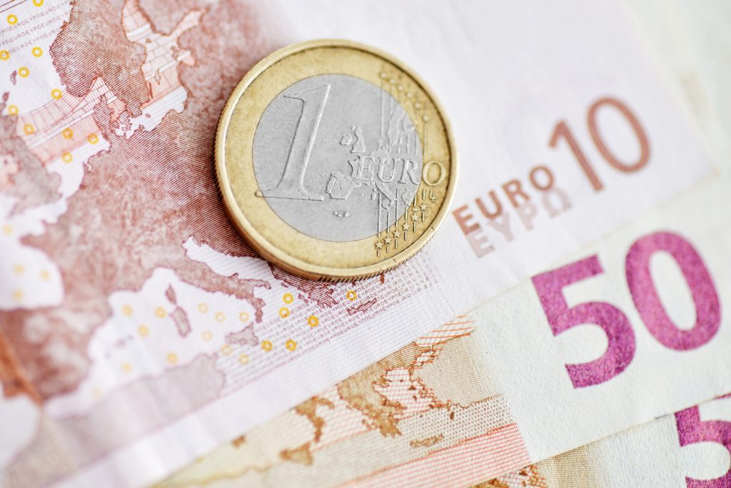 Dotacje na otworzenie działalności - zdjęcie euro